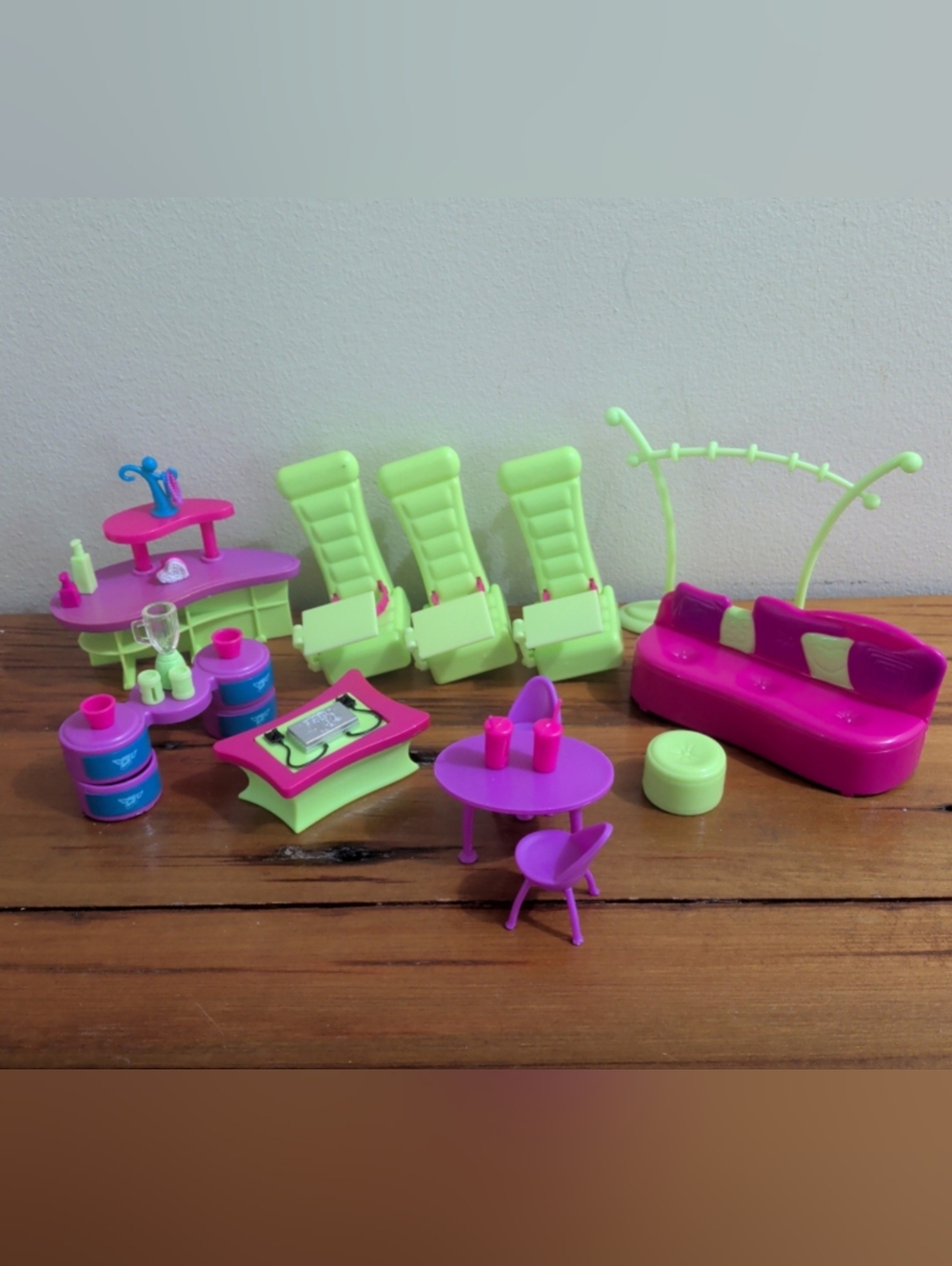 Polly Pockets Jumbo Jet Accessories Lot